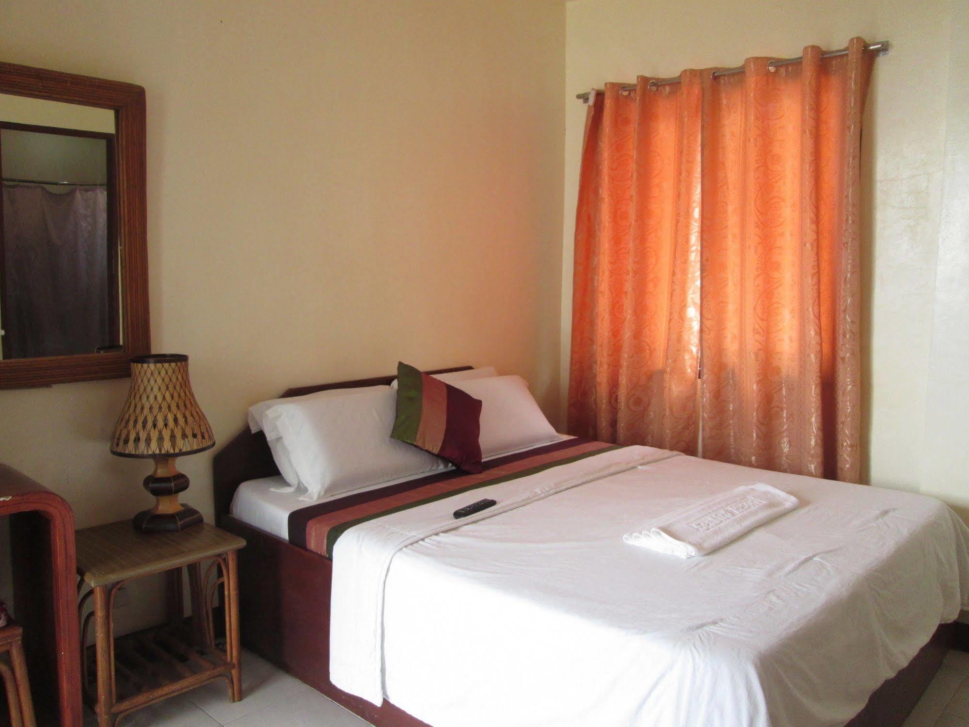 Seabird International Resort Balabag  Экстерьер фото